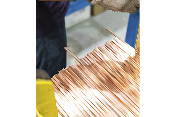 Como escolher um distribuidor de cobre perfilado para aplicações industriais?